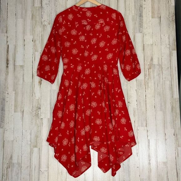 Skies are Blue Handkerchief Hem Red Floral 3/4 Sleeve V-Neck Shirt Dress Size 8​ - Picture 4 of 11